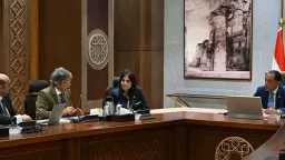 رئيس الوزراء يستعرض التوصيات والمقترحات...