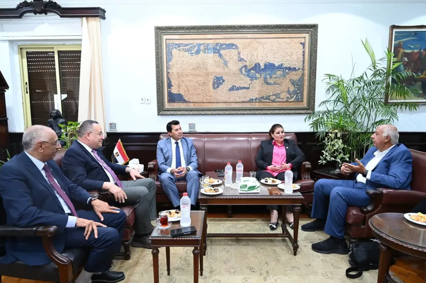 وزير الشباب والرياضة يجتمع مع قيادات جامعة الإسكندرية والمؤسسة العلمية للقلب والشرايين لبحث التعاون في التوعية بالموت القلبي المفاجئ