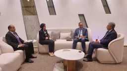 وزير السياحة والآثار يلتقي بمحافظ...