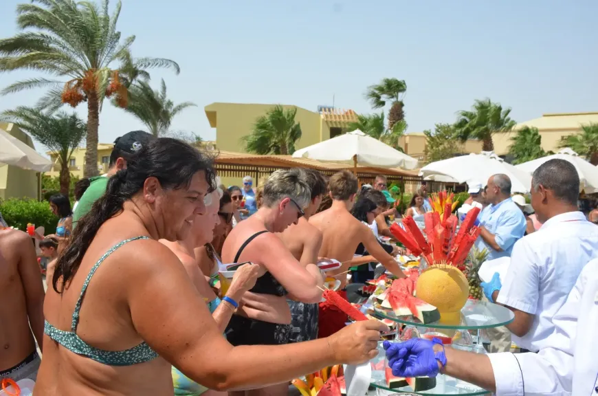 السياح الإيطاليين يحتفلون بعيد Ferragosto بمنتجعات مرسى علم